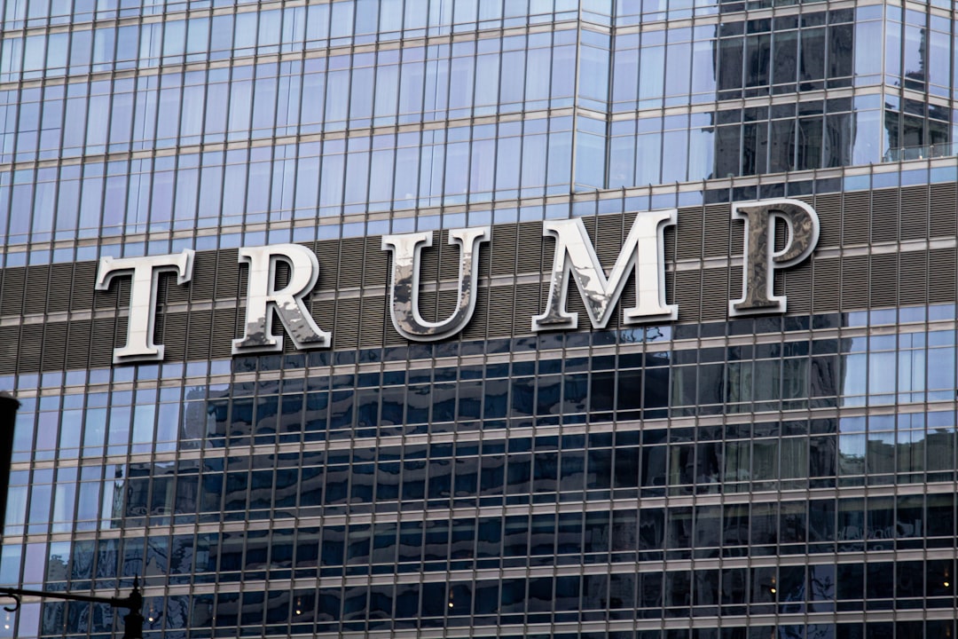 découvrez la fortune de donald trump, ses sources de revenus et son rôle dans le monde des affaires et de la politique.
