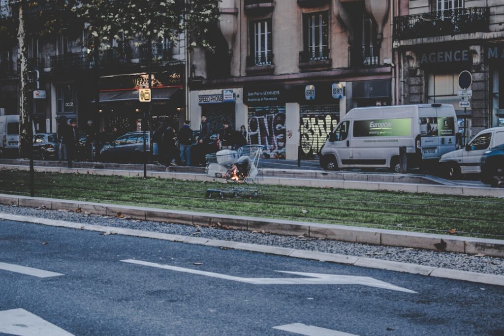 découvrez les quartiers de grenoble à éviter pour un investissement immobilier afin de sécuriser votre placement et maximiser votre retour.