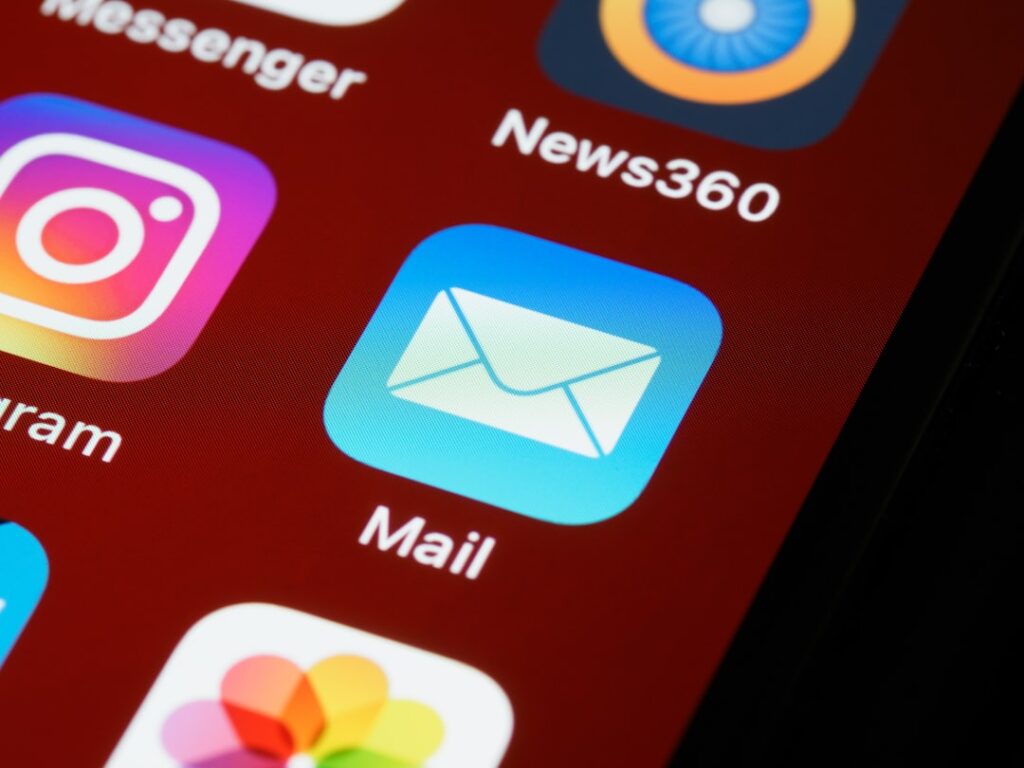 accédez facilement à votre webmail pour consulter, envoyer et gérer vos e-mails en toute simplicité, où que vous soyez.