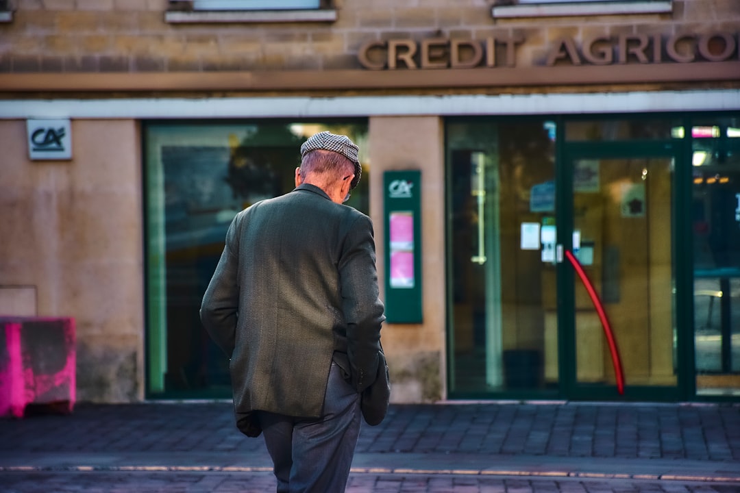 découvrez nos services bancaires personnalisés adaptés à vos besoins, pour une gestion facile et sécurisée de vos finances.