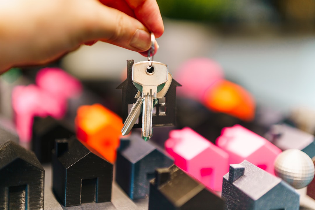 découvrez les meilleures stratégies et conseils pour réussir vos investissements immobiliers et maximiser votre rendement.