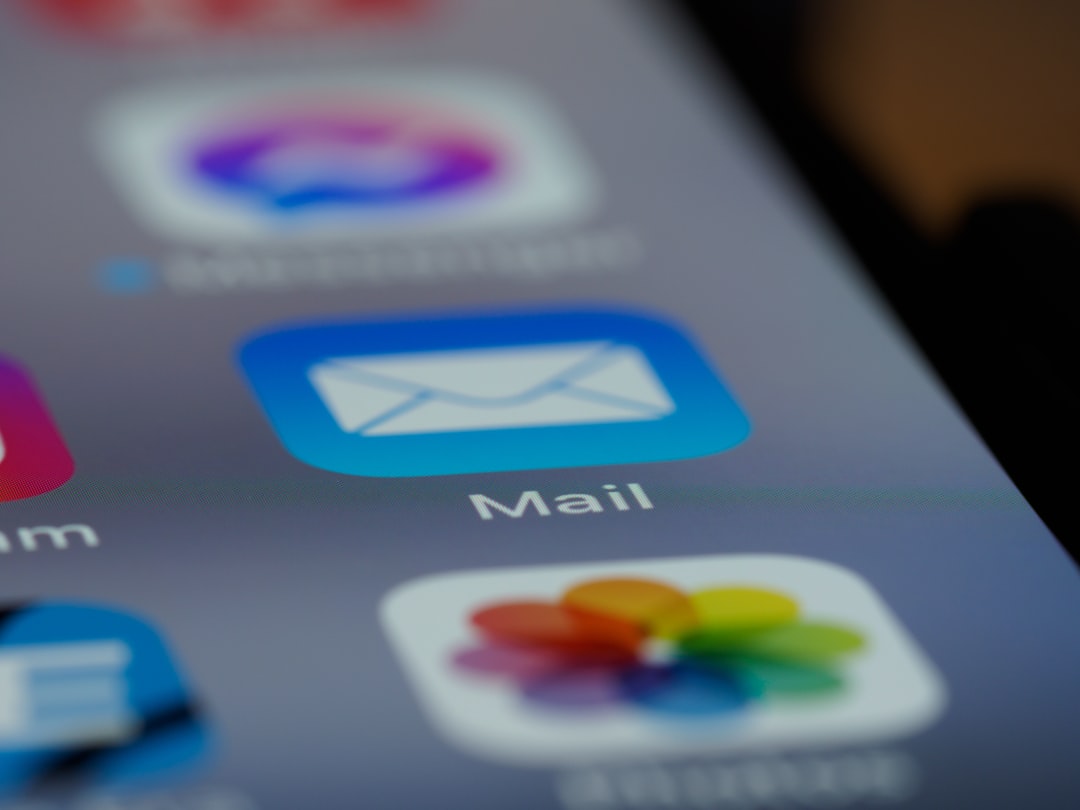 accédez à votre webmail facilement et gérez vos emails en toute simplicité depuis n'importe quel appareil.