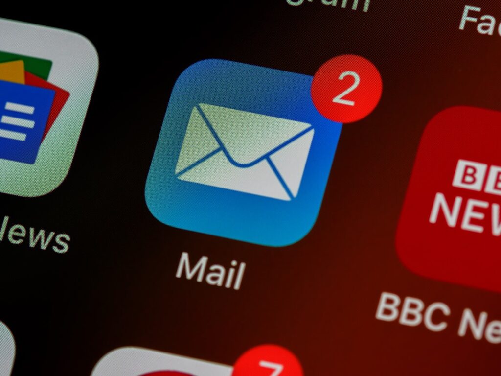 accédez facilement à votre webmail pour consulter, envoyer et gérer vos emails rapidement et en toute sécurité.